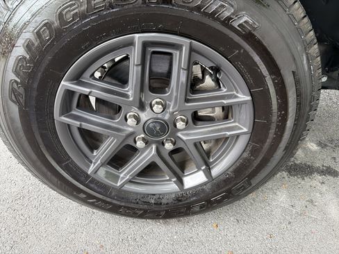 Used 2024 Jeep Gladiator Sport AWD/4WD image 11