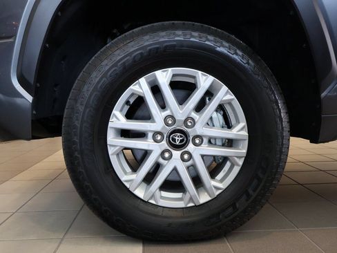 Used 2025 Toyota Tundra SR5 AWD/4WD image 10