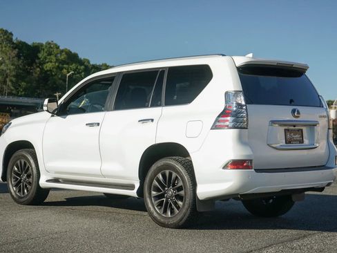 Used 2020 Lexus GX 460 Premium image 3