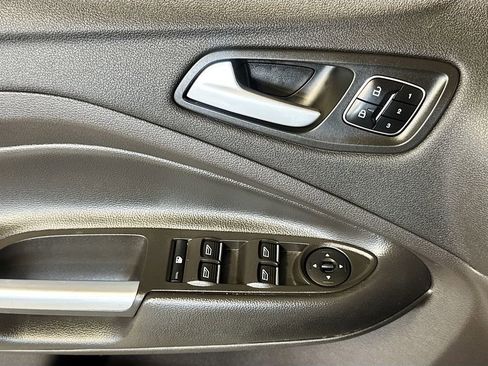 Used 2018 Ford Escape Titanium image 18