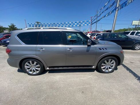 Used 2011 INFINITI QX56 4WD w/ Deluxe Touring Pkg image 6
