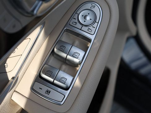 Used 2022 Mercedes-Benz GLC 300 image 13