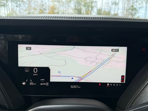 Used 2025 GMC Yukon AT4 w/ AT4 Premium Package image 33