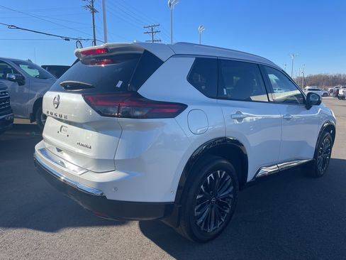 Used 2024 Nissan Rogue Platinum w/ Platinum Premium Package image 5