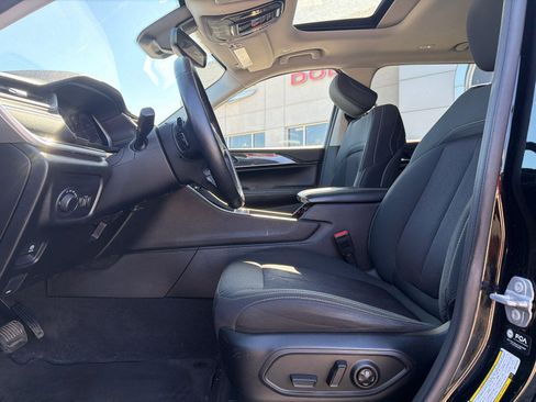 Used 2021 Jeep Grand Cherokee L Laredo w/ Luxury Tech Group I image 17