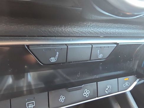 Used 2025 Nissan Sentra SR FWD image 17
