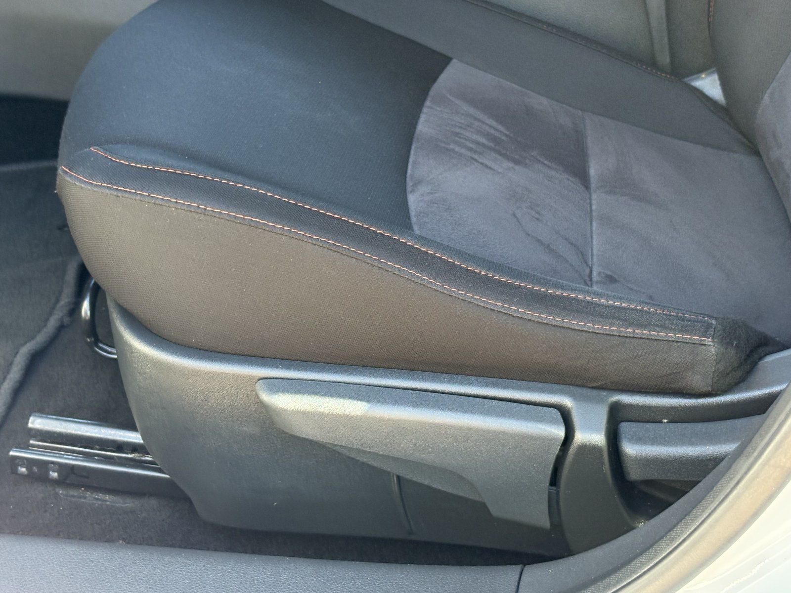 Used 2025 Nissan Sentra SR FWD image 26
