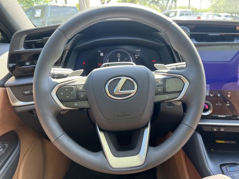 Used 2024 Lexus RZ 450e Premium w/ Accessory Package (A2) AWD/4WD image 18