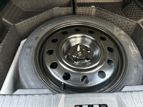 Used 2023 Ford Edge ST-Line w/ Class II Trailer Tow Package image 28