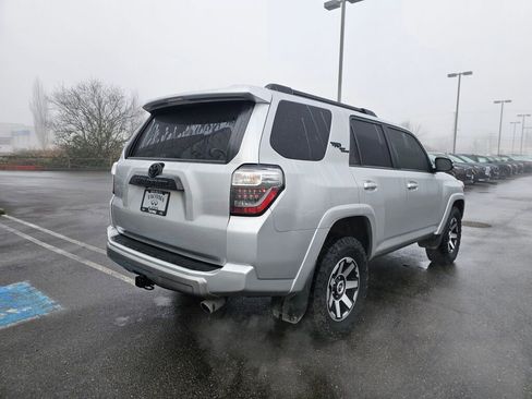 Used 2024 Toyota 4Runner TRD Off-Road Premium image 7