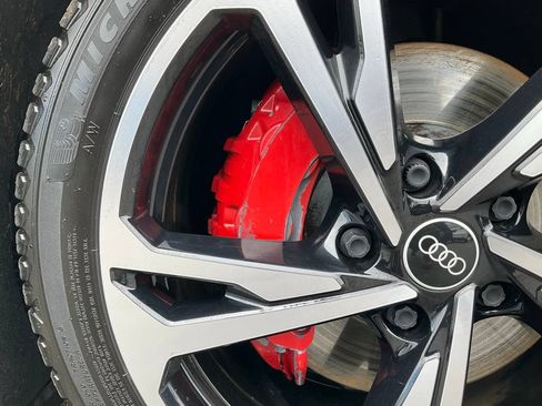 Used 2022 Audi e-tron GT Premium Plus AWD/4WD image 85