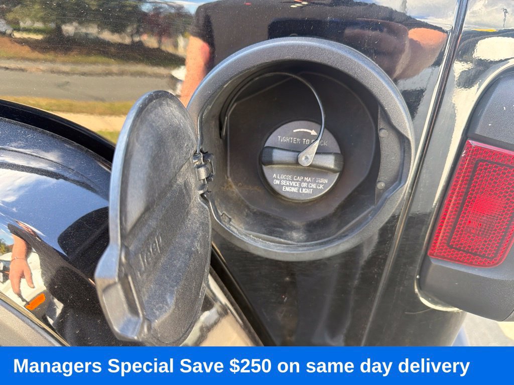 Used 2020 Jeep Wrangler Unlimited Sahara AWD/4WD image 22