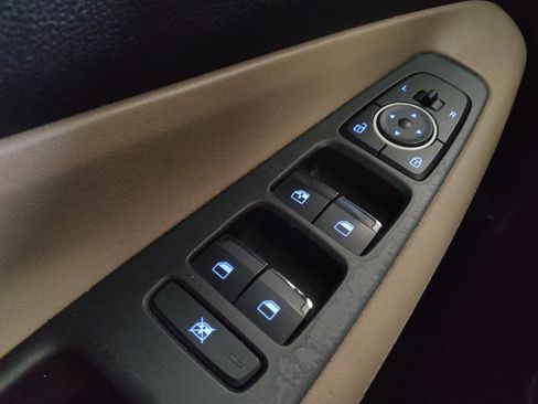 Used 2020 Hyundai Santa Fe SE FWD image 27