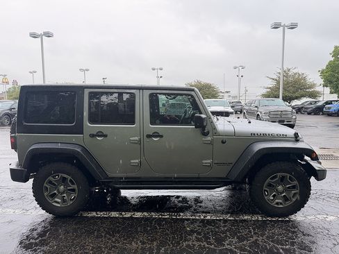Used 2017 Jeep Wrangler Unlimited Rubicon w/ Connectivity Group AWD/4WD image 2