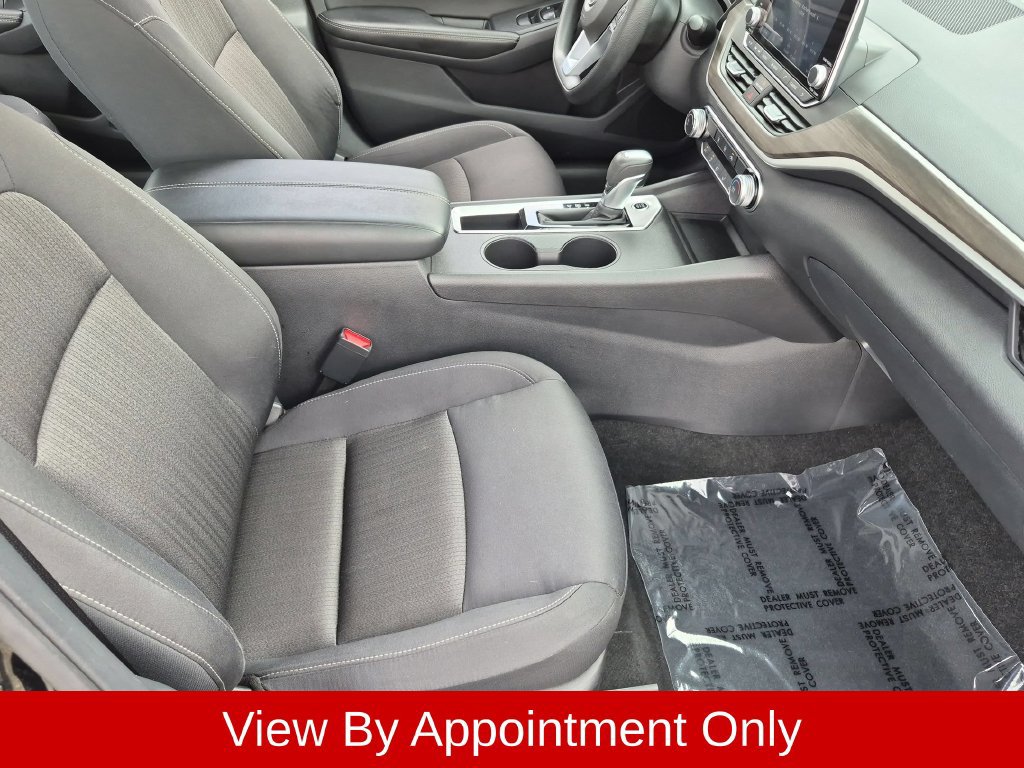 Used 2025 Nissan Altima 2.5 SV FWD image 30