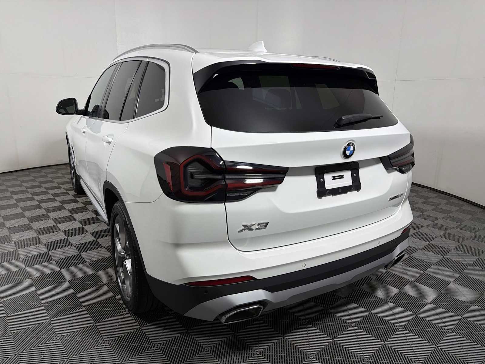 Used 2024 BMW X3 xDrive30i w/ Convenience Package w/ZPA AWD/4WD image 5