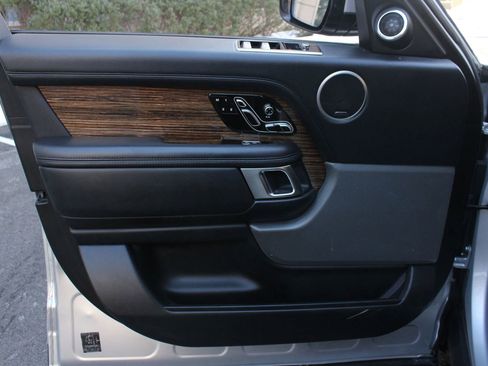 Used 2018 Land Rover Range Rover Supercharged image 15