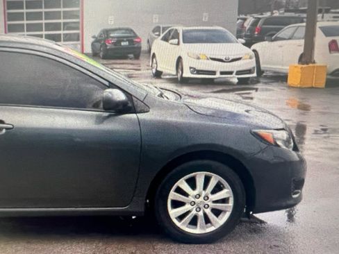 Used 2010 Toyota Corolla LE FWD image 6
