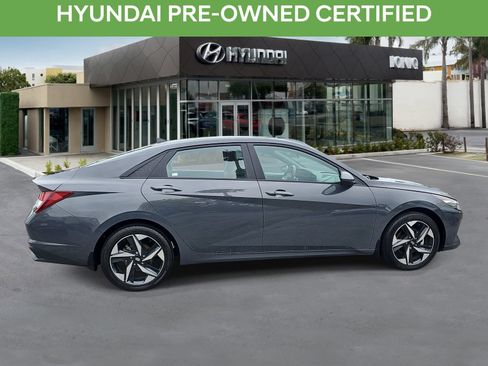 Used 2023 Hyundai Elantra SEL w/ Convenience Package FWD image 2