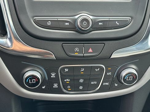 Used 2024 Chevrolet Equinox LT image 19