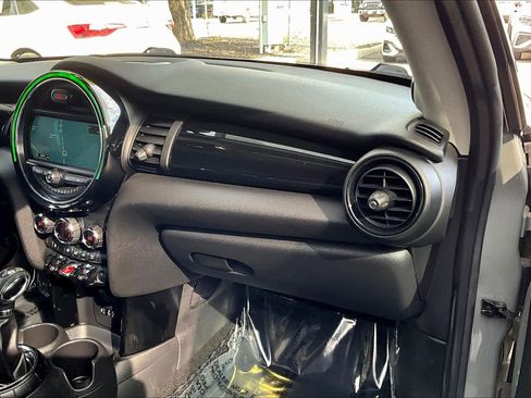 Used 2016 MINI Cooper 2-Door Hardtop image 18