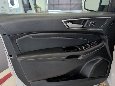 Used 2017 Ford Edge Titanium w/ Equipment Group 302A AWD/4WD image 24