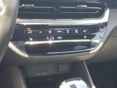 Used 2024 Buick Envista Avenir FWD image 28
