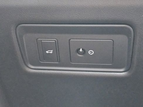 Used 2018 Land Rover Range Rover Sport SVR image 29