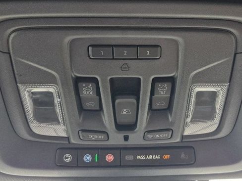 Used 2025 Chevrolet Silverado 1500 High Country w/ Technology Package AWD/4WD image 96