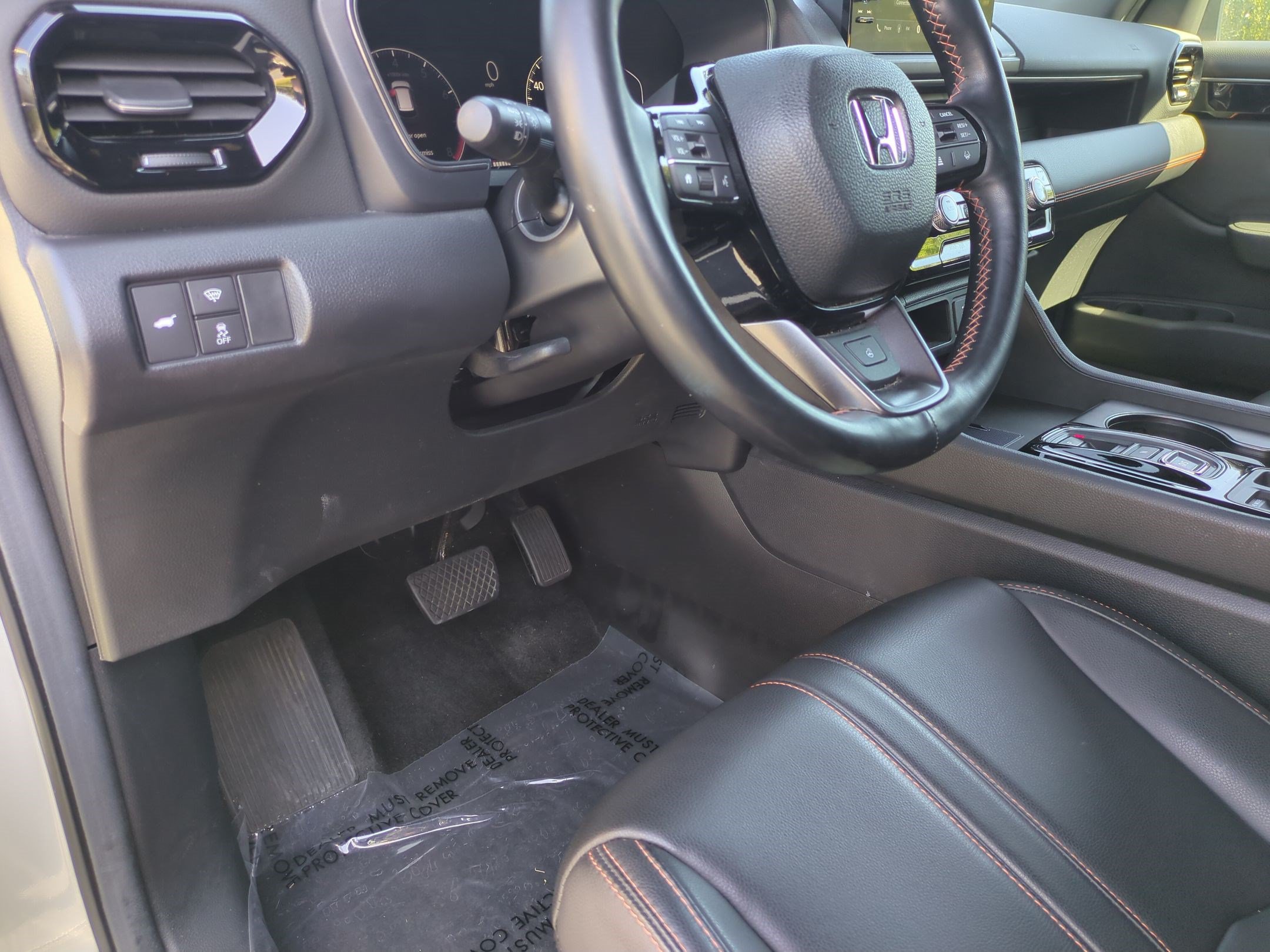 Used 2025 Honda Pilot TrailSport image 16