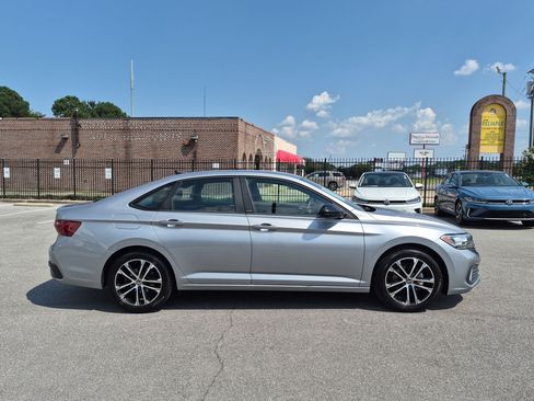 Used 2023 Volkswagen Jetta Sport FWD image 2