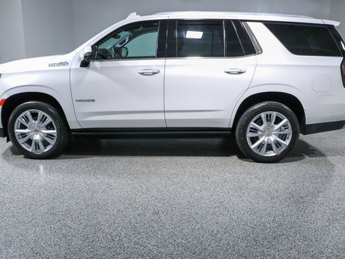 Used 2023 Chevrolet Tahoe High Country w/ Advanced Technology Package AWD/4WD image 10
