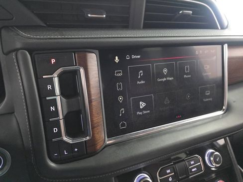 Used 2023 GMC Yukon XL Denali Ultimate image 17