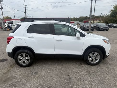 Used 2018 Chevrolet Trax LT AWD/4WD image 6
