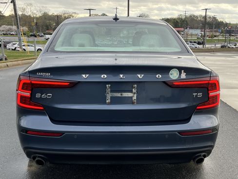 Used 2019 Volvo S60 T5 Momentum w/ Premium Package image 8
