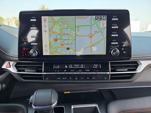 Used 2024 Toyota Sienna XSE w/ XSE Plus Package image 24