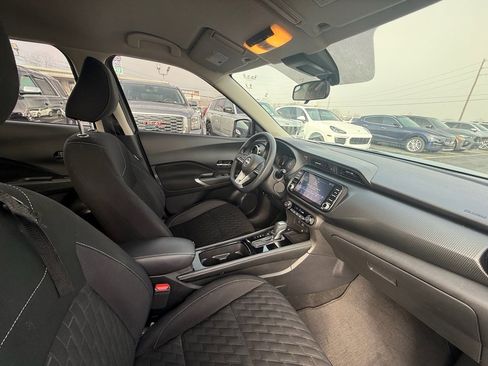 Used 2022 Nissan Kicks SV image 25