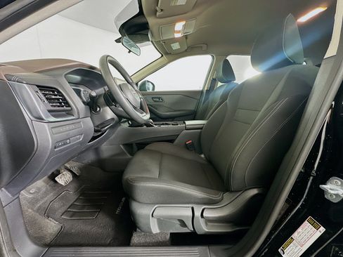 Used 2023 Nissan Rogue S image 13