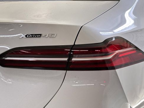 Used 2026 BMW i5 eDrive40 w/ Premium Package image 12