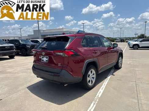 Used 2019 Toyota RAV4 LE AWD/4WD image 5
