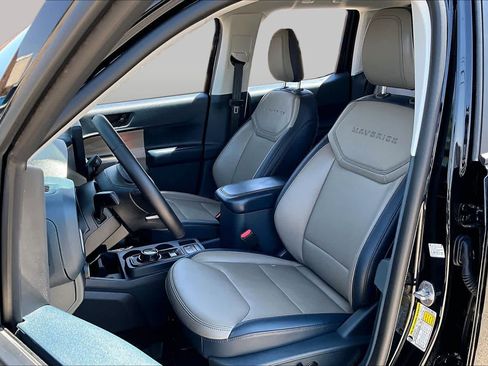 Used 2025 Ford Maverick Lariat w/ 4K Tow Package AWD/4WD image 8