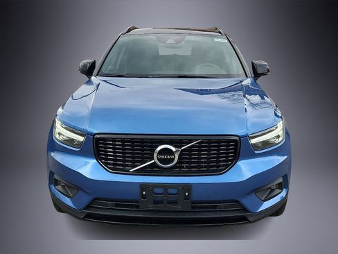 Used 2021 Volvo XC40 T5 R-Design w/ Climate Package AWD/4WD image 2