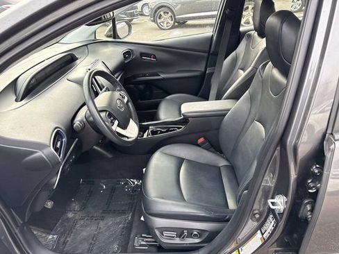 Used 2018 Toyota Prius Four Touring image 14