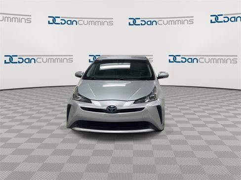 Used 2022 Toyota Prius LE image 3