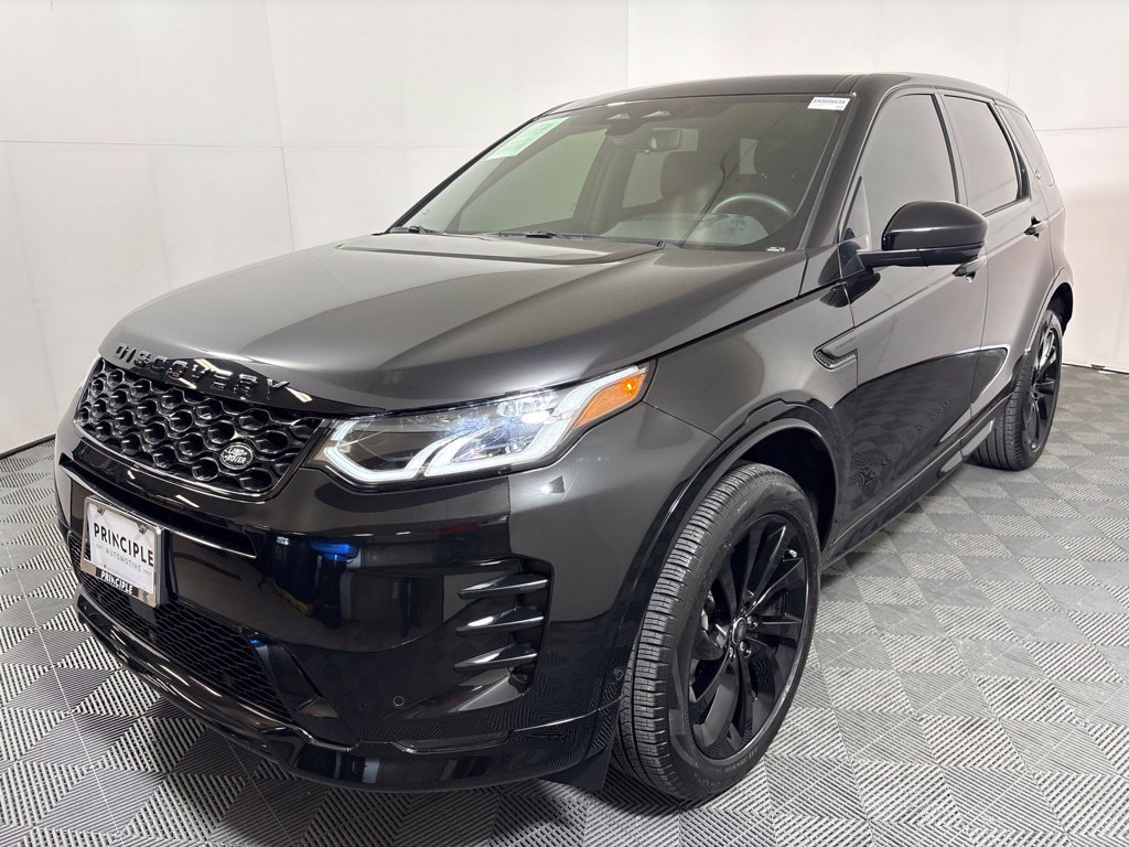 Used 2025 Land Rover Discovery Sport Dynamic SE AWD/4WD image 2