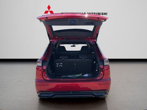 New 2026 Mitsubishi Outlander FWD image 9