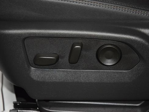 Used 2025 Chevrolet Silverado 1500 High Country AWD/4WD image 43