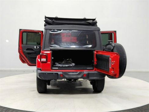 Used 2021 Jeep Wrangler Unlimited Sahara image 14