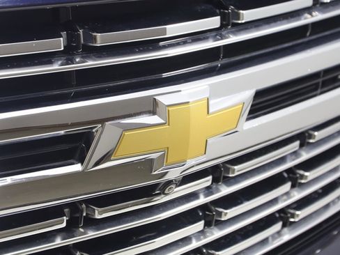 Used 2021 Chevrolet Tahoe Premier w/ Premium Package image 18