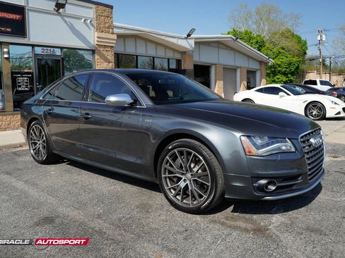 Used 2013 Audi S8 w/ Driver Assistance Pkg AWD/4WD image 9